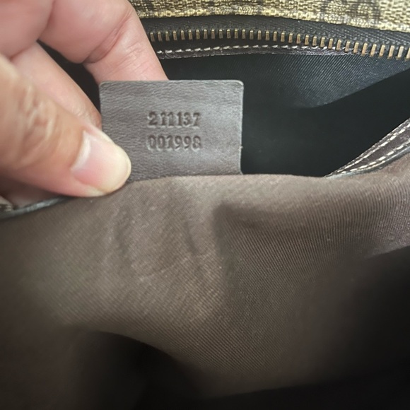 GUCCI GG SUPREME MONOGRAM TOTE - Picture 15 of 16